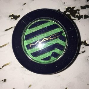 MAC feeling fresh eyeshadow